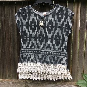Lace Aztec knit short sleeve grey XL top